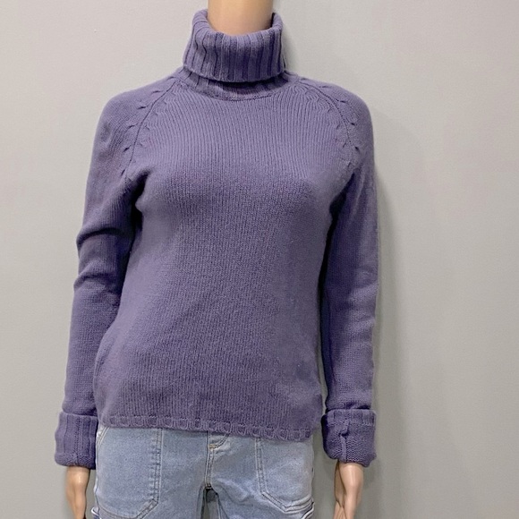 Banana Republic Lavender Purple Cashmere Turtleneck Sweater size small - Picture 1 of 2